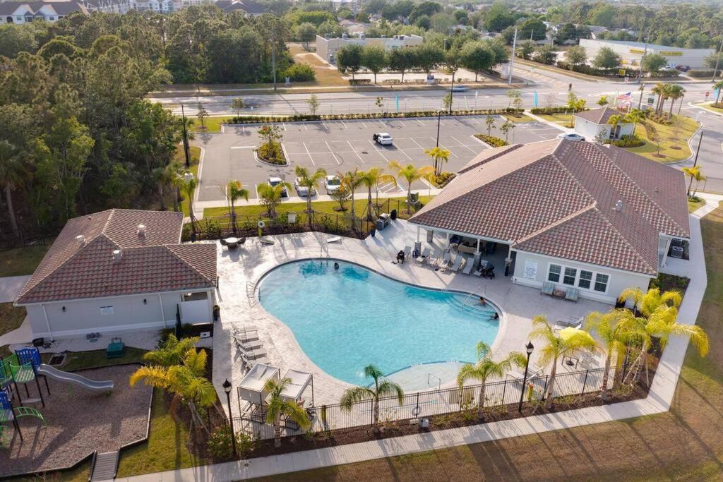 Elegant 2 Bedroom/2 Bath Condo With All Amenities เมลเบิร์น ภายนอก รูปภาพ